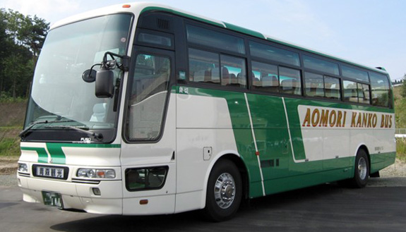 大型バス（スーパーハイデッカー）エアロクイーンⅡ
